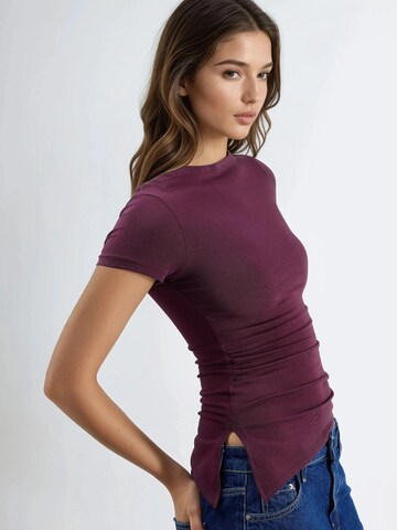 Busem T-Shirt in Rot