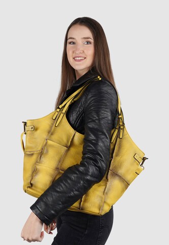 Emma & Kelly Shopper 'SABI' in Yellow: front