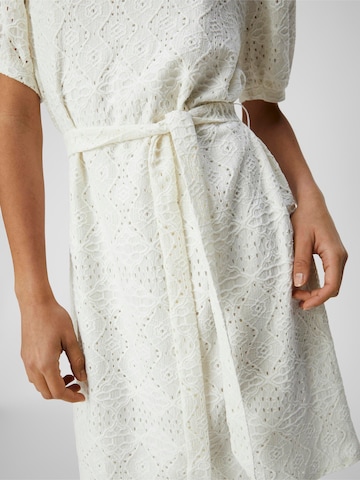 Robe 'Feodora' OBJECT en blanc