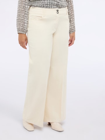 regular Pantaloni di Fiorella Rubino in bianco: frontale