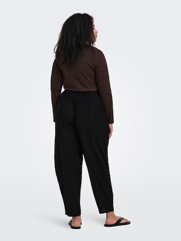 ONLY Carmakoma - Barrel Pantalón plisado 'CARJoanna' en negro