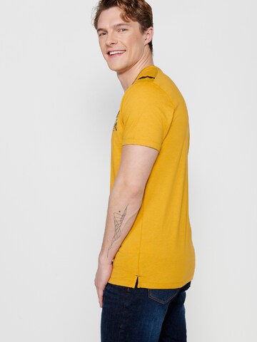 KOROSHI T-shirt i gul