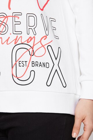 Soccx Kapuzensweatshirt mit XL-Wording in Weiß