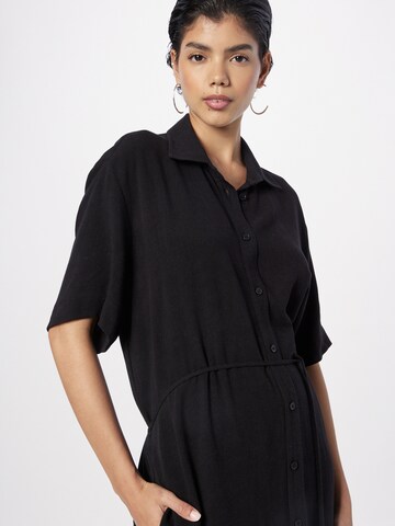 Robe-chemise 'Carla' WEEKDAY en noir