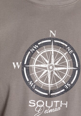 DELMAO T-Shirt in Grau