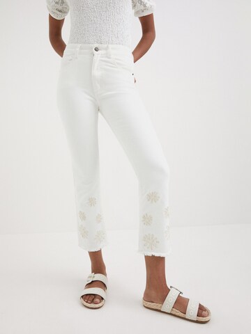 Desigual Regular Jeans 'Gala' in White: front