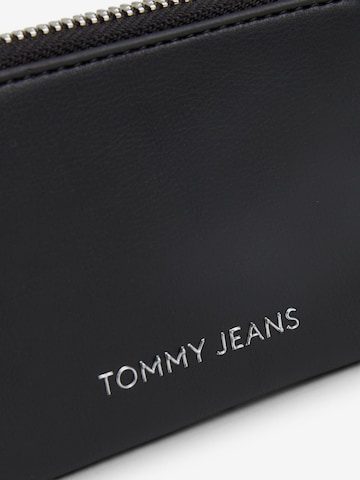 juoda Tommy Jeans Piniginė 'Essential'