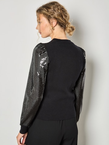 Pull-over ' ' Apricot en noir