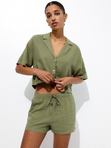 Pull&Bear Bluse in Grün: predná strana