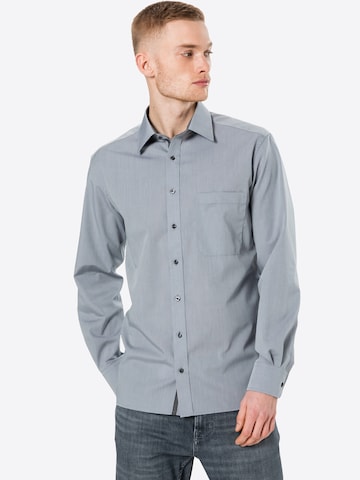 Coupe regular Chemise business ETERNA en gris : devant