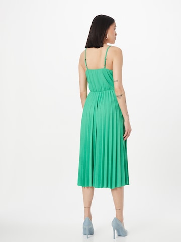 Trendyol Koktejlové šaty – zelená