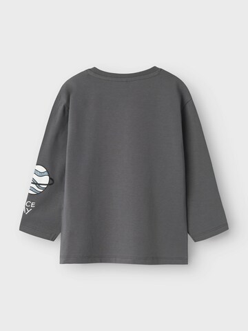 Maglietta di NAME IT in grigio