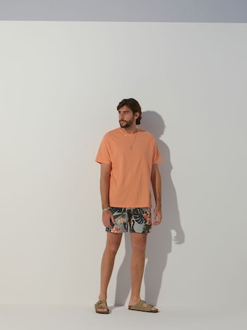 ABOUT YOU x Alvaro Soler - Camiseta 'Rocco' en naranja
