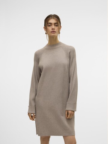 Robes en maille 'GOLD' VERO MODA en gris : devant