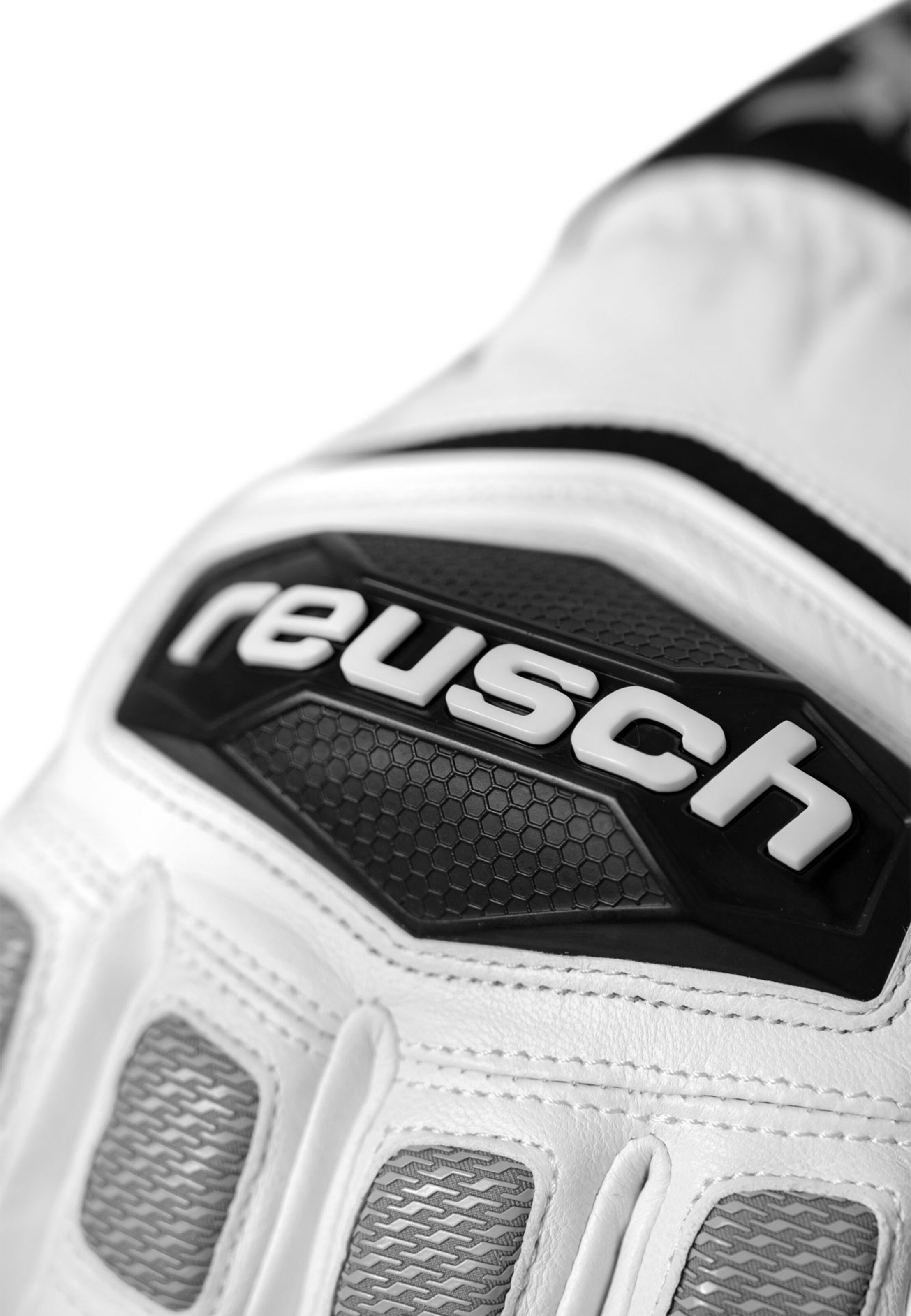 REUSCH Sporthandschuhe 'Worldcup Warrior Team' in Schwarz