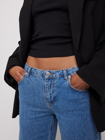 NA-KD Loose fit Jeans in Blue