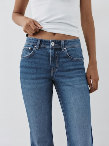Pull&Bear Дънки Bootcut Дънки в синьо
