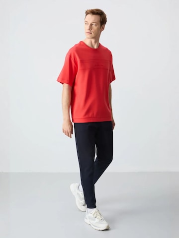 Tommy Life - Fato de desporto em vermelho: frente