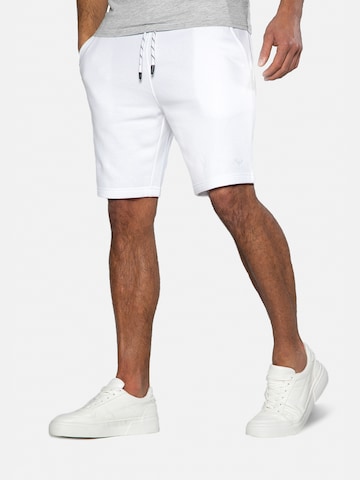 Threadbare Regular Shorts 'Bergamot' in Weiß: predná strana