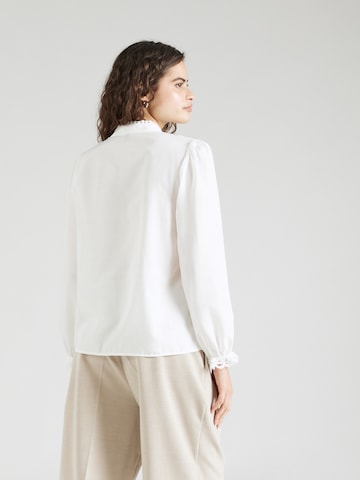 Trendyol Bluse in Weiß