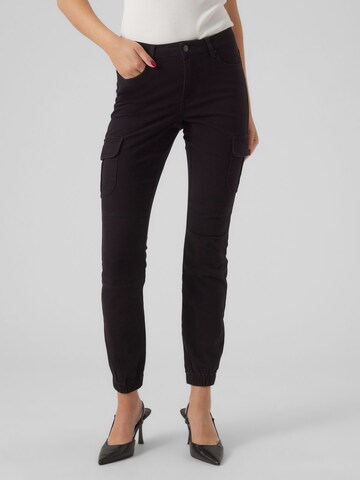 VERO MODA Slim fit Cargo Jeans 'IVY' in Black: front