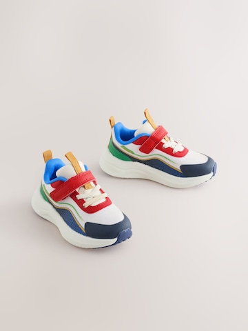 Baskets Next en blanc