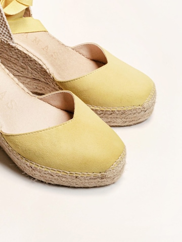 Alhamas Sandals 'Alpargata' in Yellow