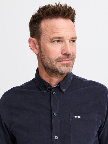 FQ1924 - Ajuste regular Camisa 'Steven' en azul