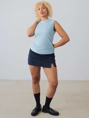 Honest Basics Top 'Mock Top'‌‌‌‌‌‌‌‌‌ in Blau