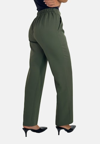 Elara Regular Hose in Grün