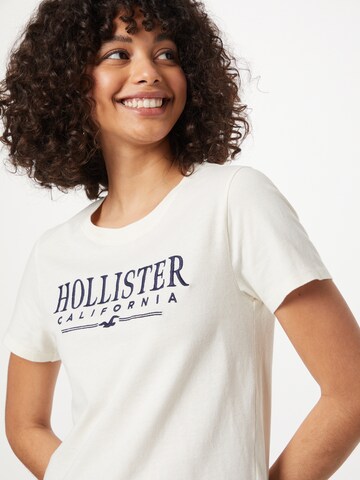 HOLLISTER T-Shirt in Beige