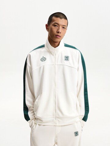 Bershka Sweatjacke in Weiß: Vorderseite