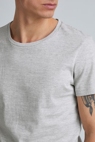 11 Project T-Shirt Fiete in Grau