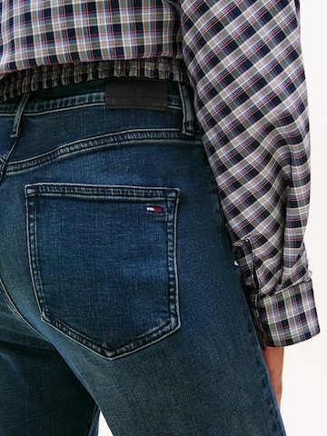 Tommy Jeans Flared Τζιν 'SYLVIA' σε μπλε