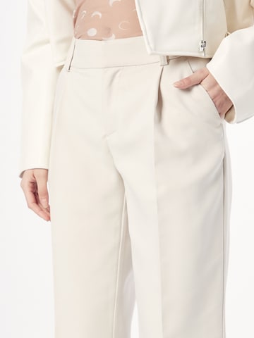 Loosefit Pantaloni con pieghe 'Tammie' di Gina Tricot in beige