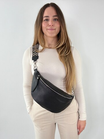 lePelou - Riñonera 'PELLEGRINA' en negro