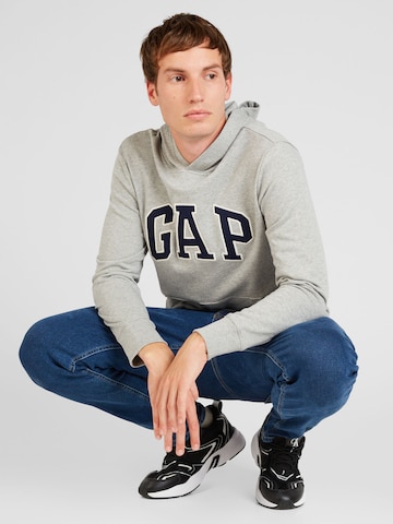 GAP Regular fit Majica | siva barva