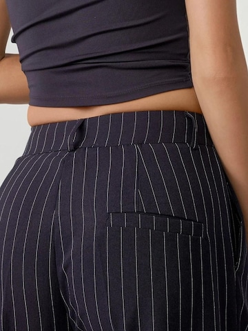 Wide leg Pantaloni con piega frontale di Hiccup in blu