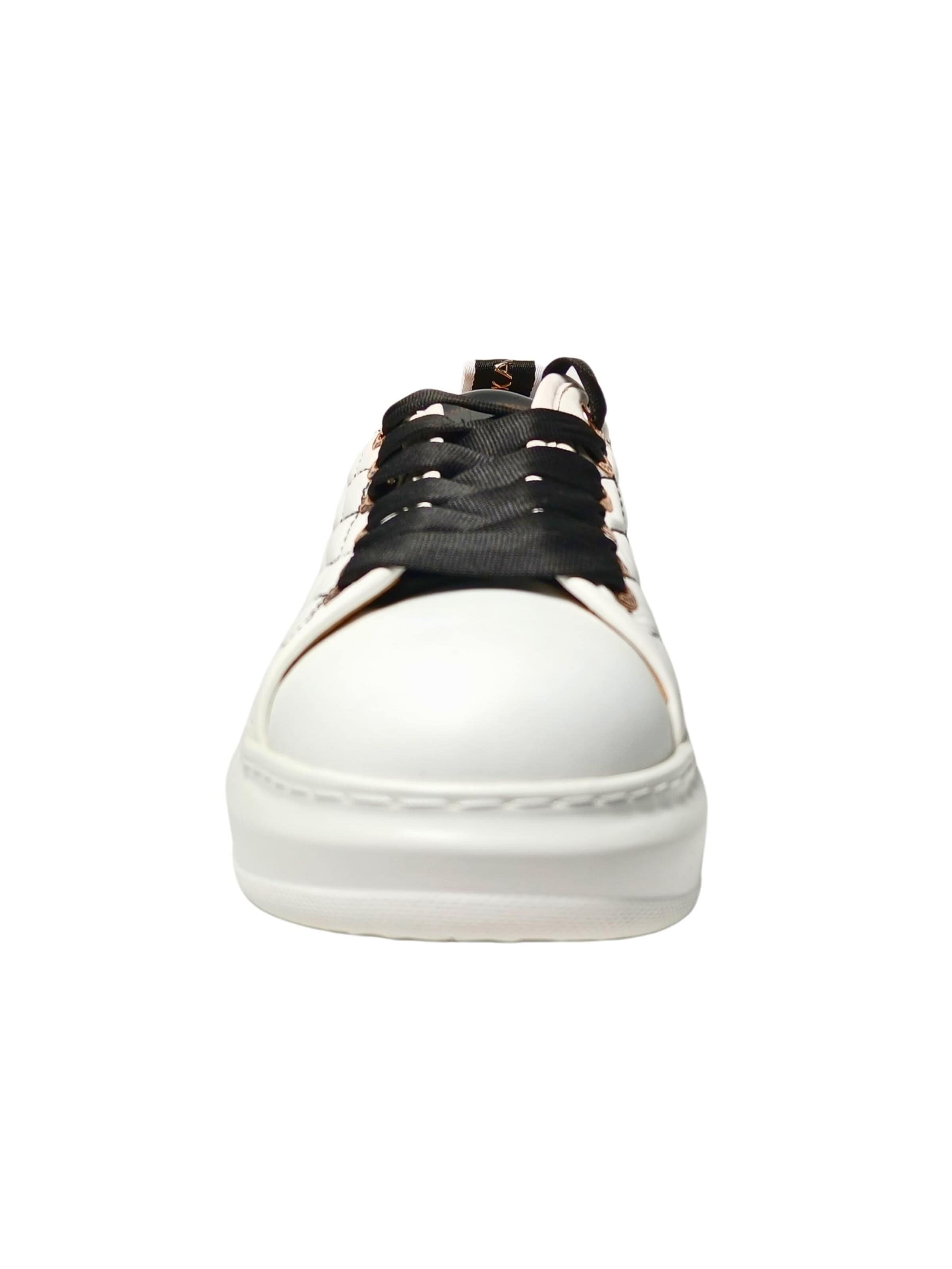 Sneaker bassa di Alexander Smith in bianco