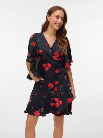 VERO MODA Платье в Черный: спереди