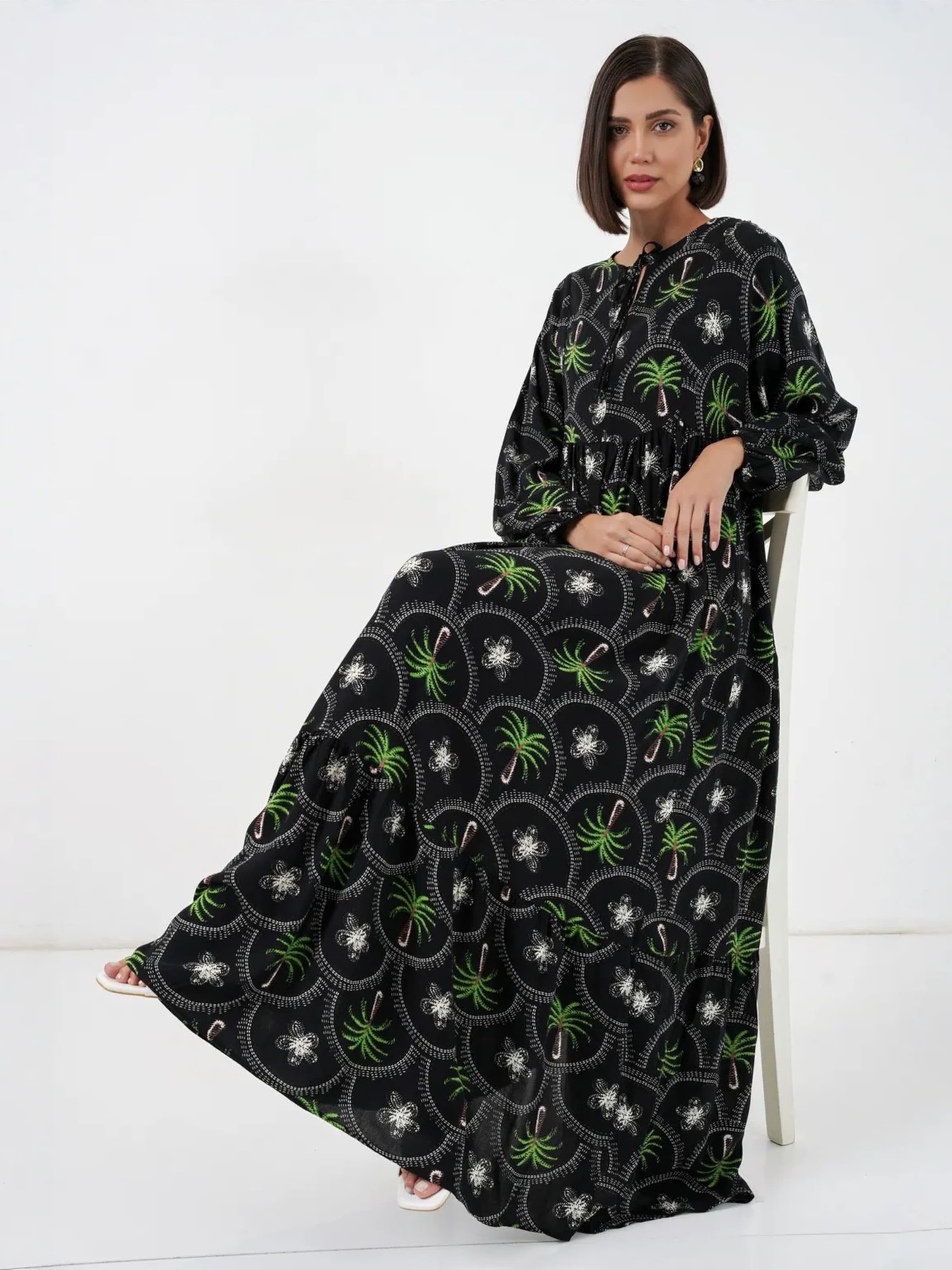 Bigdart Dress in Black