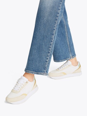 TOMMY HILFIGER Sneaker 'ESSENTIAL' in Weiß: Vorderseite