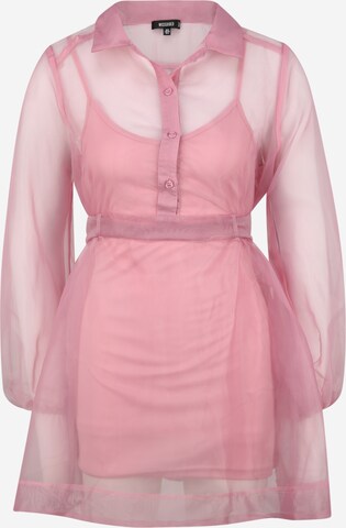 Missguided Petite - Vestido camisero en rosa: frente