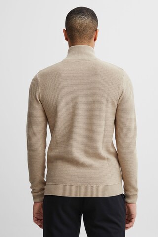 11 Project Pullover in Braun