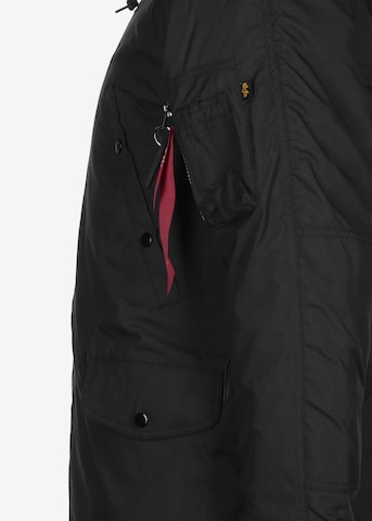 ALPHA INDUSTRIES Zimní bunda 'Explorer' – černá