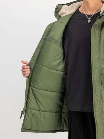 ALPHA INDUSTRIES Преходна парка в зелено