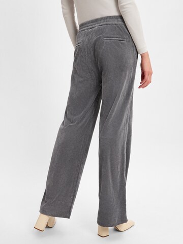Marie Lund Regular Trousers in Grey