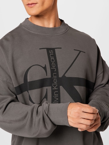 Calvin Klein Jeans Sweatshirt in Grijs