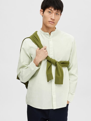 SELECTED HOMME Regular fit Button Up Shirt in Green