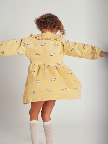 Maru + Bo Kjole 'PATTERNED CORDUROY DRESS WITH A COLLAR' i gul